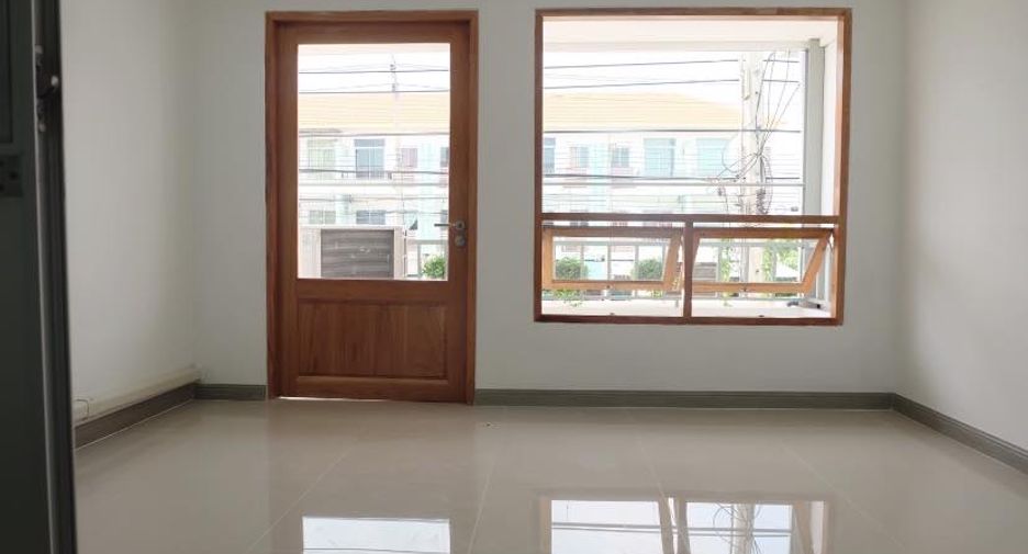 For sale 3 bedrooms house in Mueang Samut Prakan, Samut Prakan