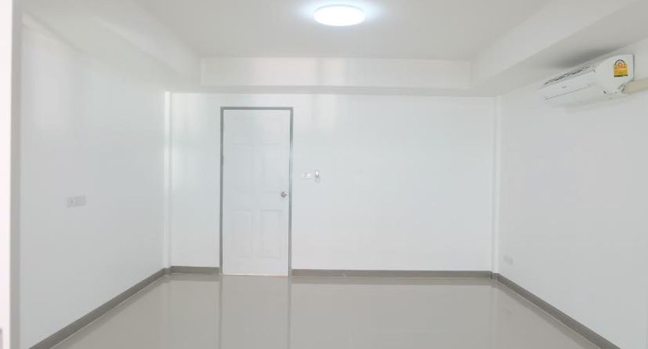 For sale 3 bedrooms house in Mueang Samut Prakan, Samut Prakan