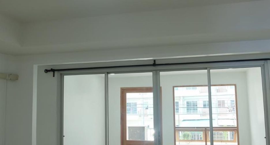 For sale 3 bedrooms house in Mueang Samut Prakan, Samut Prakan