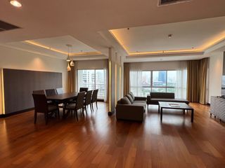 For rent 4 bedrooms condo in Pathum Wan, Bangkok