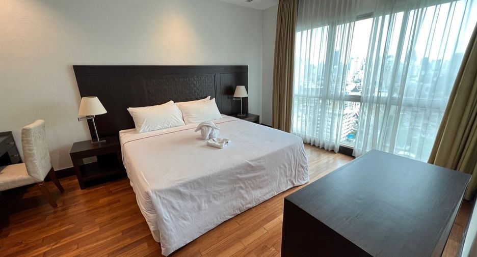 Condo en alquiler de 4 habitaciones en Pathum Wan, Bangkok
