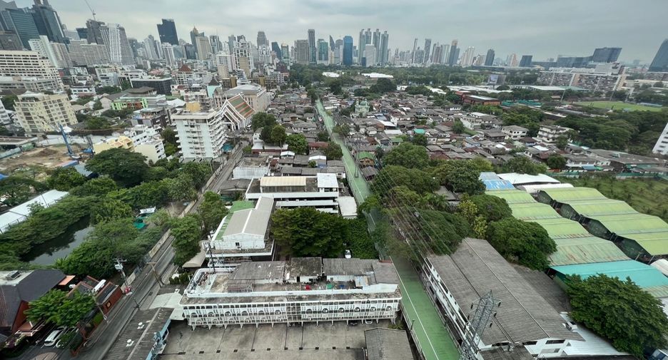 Condo en alquiler de 4 habitaciones en Pathum Wan, Bangkok