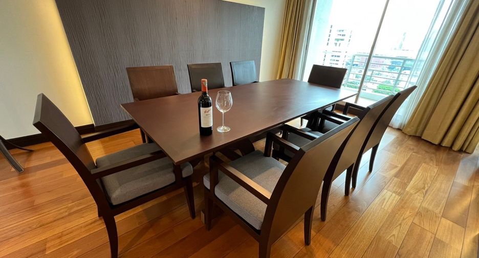 Condo en alquiler de 4 habitaciones en Pathum Wan, Bangkok