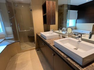 For rent 4 bedrooms condo in Pathum Wan, Bangkok