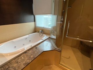 For rent 4 bedrooms condo in Pathum Wan, Bangkok