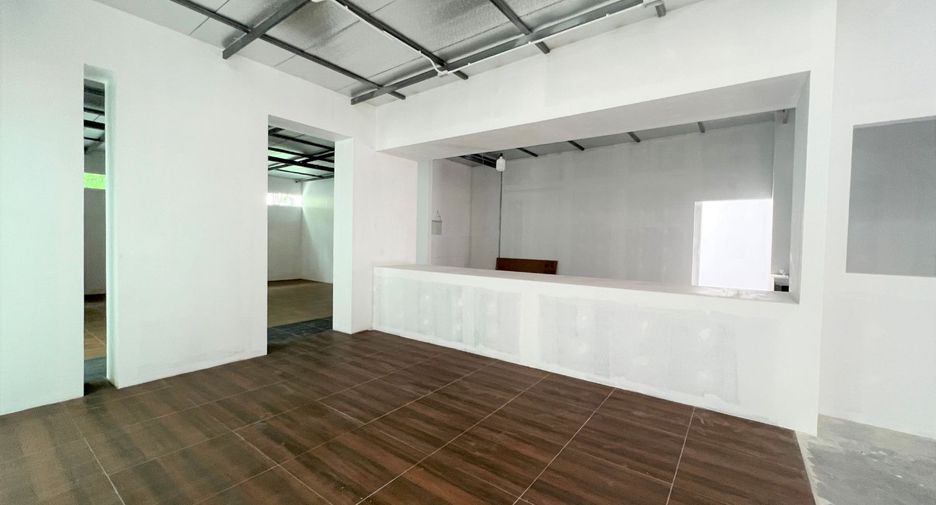 For rent studio retail Space in Pak Kret, Nonthaburi