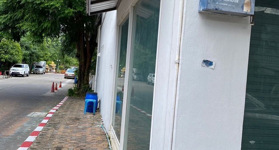 For sale 10 bed retail Space in Bang Kruai, Nonthaburi