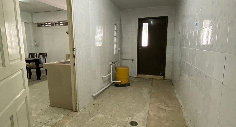 For sale 10 bed retail Space in Bang Kruai, Nonthaburi