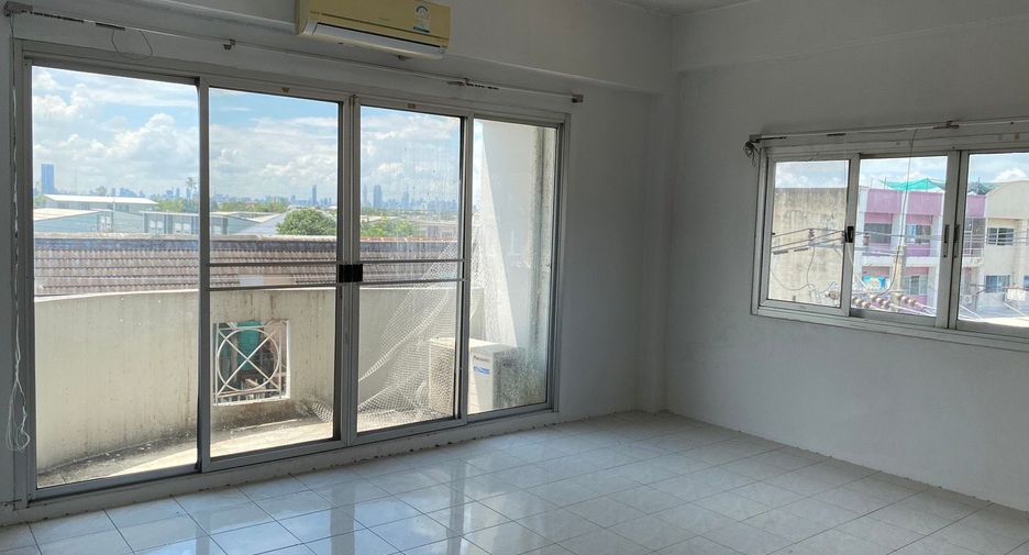 For sale 10 bed retail Space in Bang Kruai, Nonthaburi