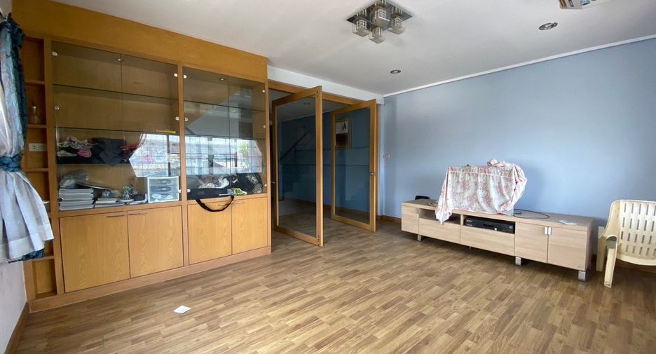 For sale 10 bed retail Space in Bang Kruai, Nonthaburi