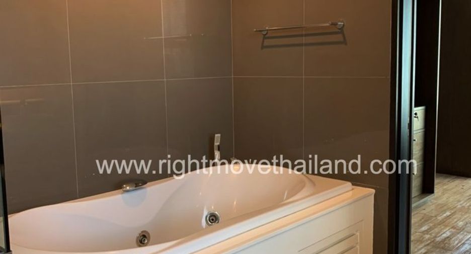 Wohnung zur Miete und zum Kauf mit 4 Zimmer in Khlong Toei, Bangkok