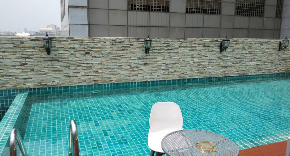 For rent 2 bedrooms condo in Pathum Wan, Bangkok