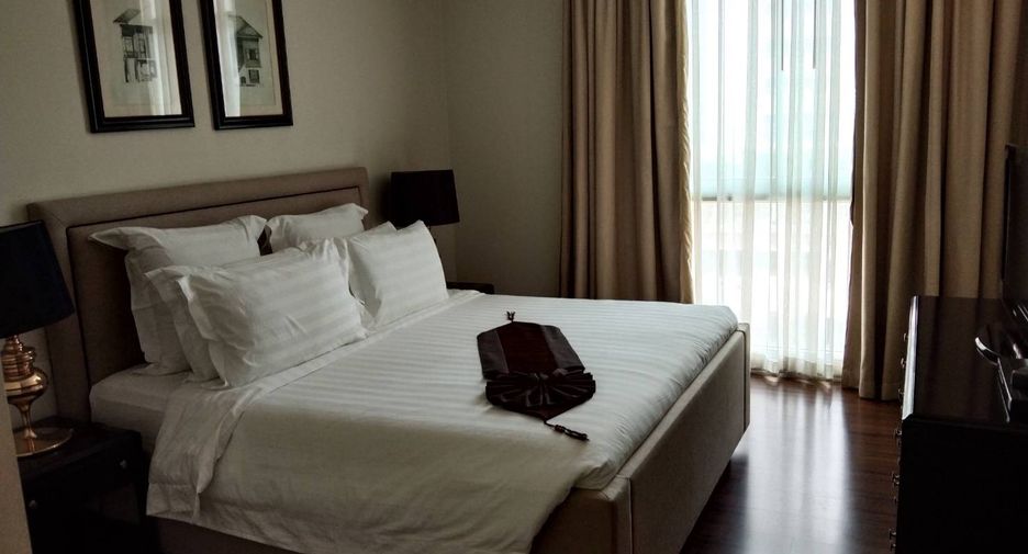 For rent 2 bedrooms condo in Pathum Wan, Bangkok
