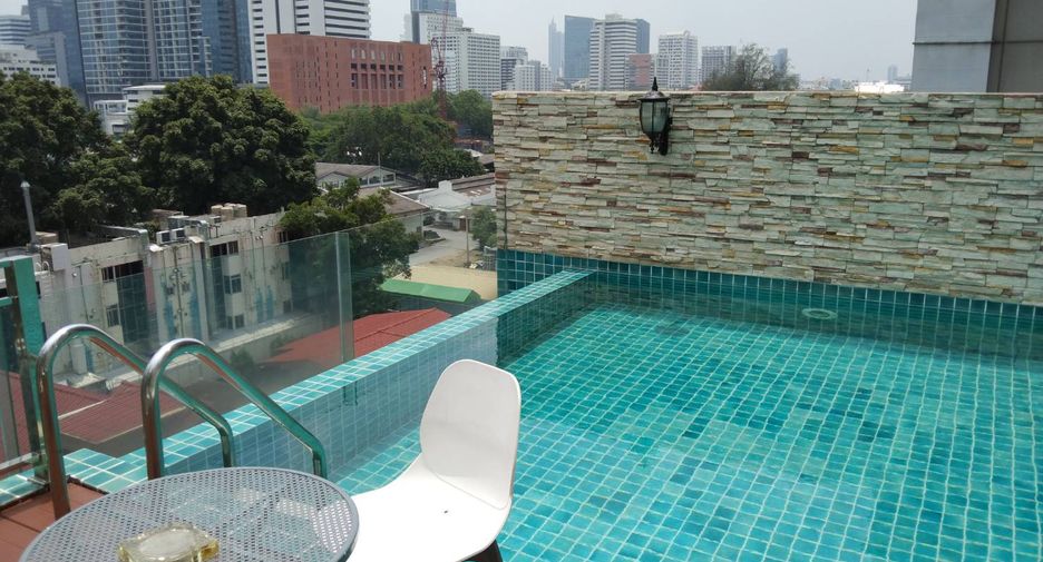For rent 2 bedrooms condo in Pathum Wan, Bangkok