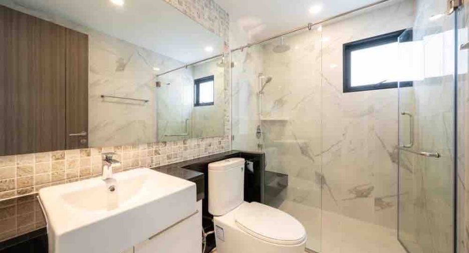 Condo en alquiler y en venta de 2 habitaciones en Khlong San, Bangkok