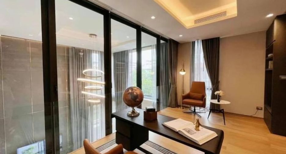 For rent 5 bedrooms house in Yan Nawa, Bangkok