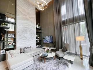 For rent 5 bedrooms house in Yan Nawa, Bangkok