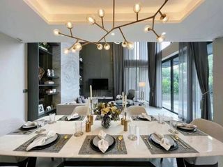 For rent 5 bedrooms house in Yan Nawa, Bangkok