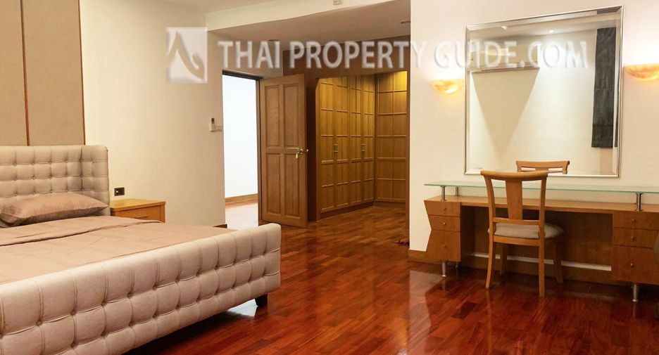 For rent 5 Beds house in Phaya Thai, Bangkok