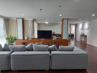For rent 4 bedrooms condo in Sathon, Bangkok