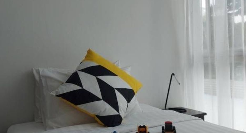 For rent 4 bedrooms condo in Sathon, Bangkok