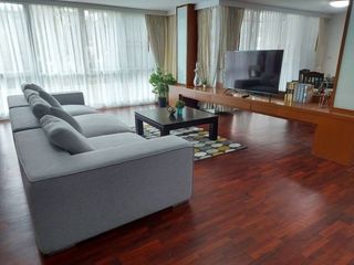 For rent 4 bedrooms condo in Sathon, Bangkok