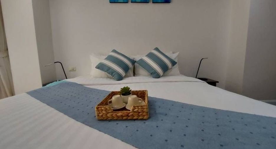 For rent 4 bedrooms condo in Sathon, Bangkok