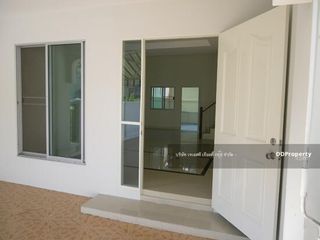 Reihenhaus zur Miete und zum Kauf mit 3 Zimmer in Suan Luang, Bangkok
