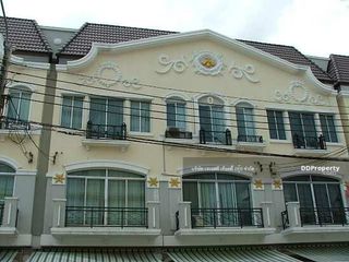 Reihenhaus zur Miete und zum Kauf mit 3 Zimmer in Suan Luang, Bangkok
