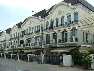 Reihenhaus zur Miete und zum Kauf mit 3 Zimmer in Suan Luang, Bangkok