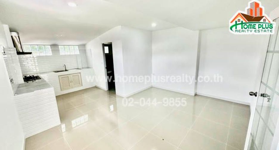 For sale 2 bedrooms townhouse in Pak Kret, Nonthaburi