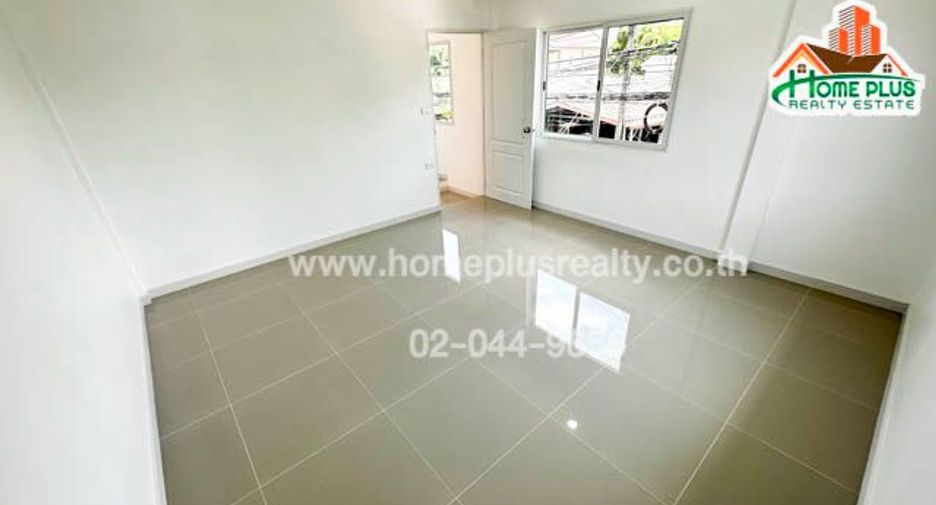 For sale 2 bedrooms townhouse in Pak Kret, Nonthaburi