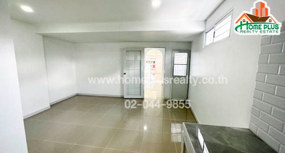 For sale 2 bedrooms townhouse in Pak Kret, Nonthaburi