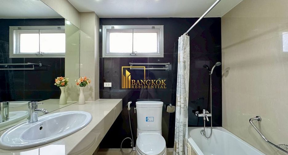 For rent 2 bedrooms apartment in Watthana, Bangkok
