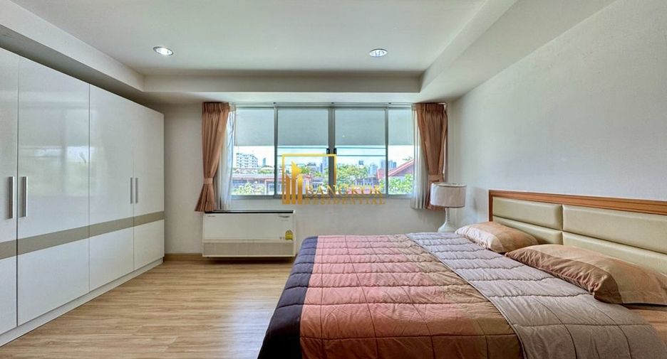 For rent 2 bedrooms apartment in Watthana, Bangkok