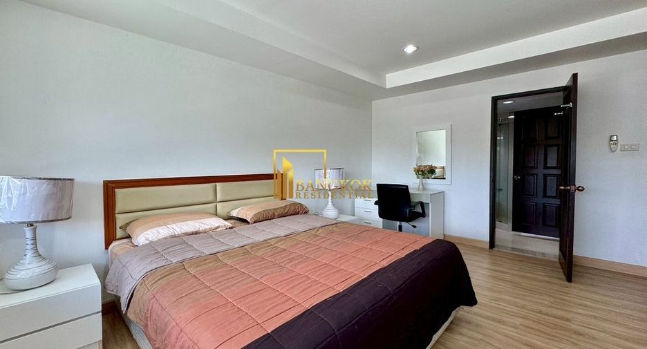 For rent 2 bedrooms apartment in Watthana, Bangkok