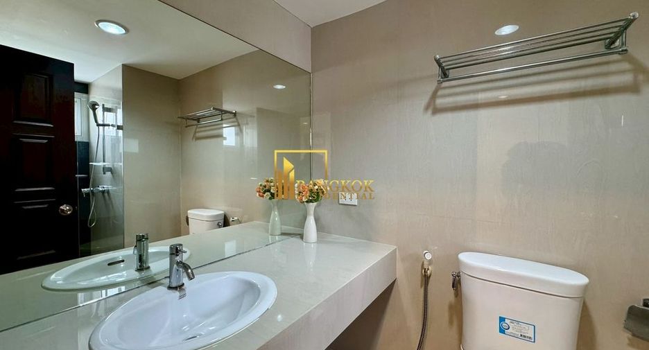 For rent 2 bedrooms apartment in Watthana, Bangkok