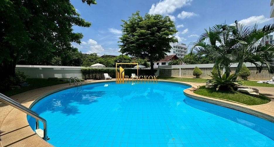 For rent 2 bedrooms apartment in Watthana, Bangkok
