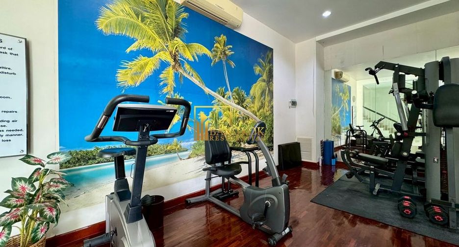For rent 2 bedrooms apartment in Watthana, Bangkok
