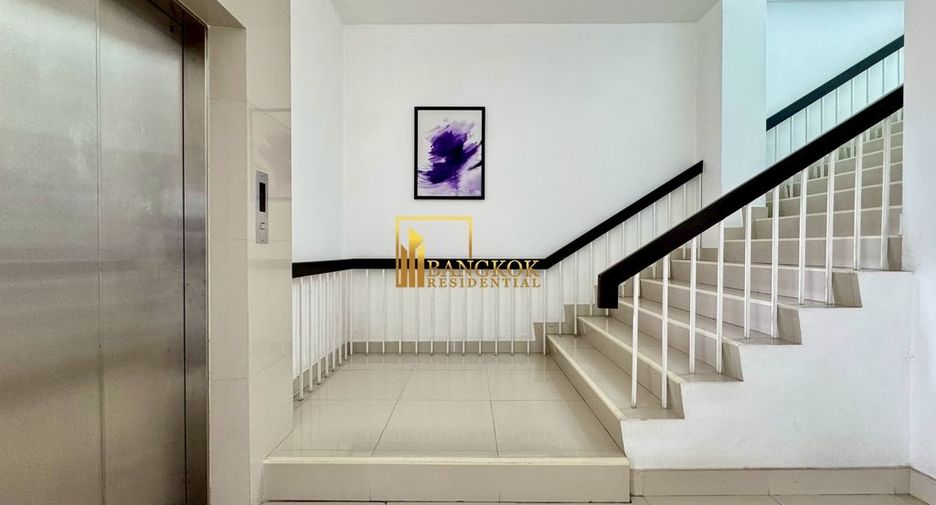 For rent 2 bedrooms apartment in Watthana, Bangkok