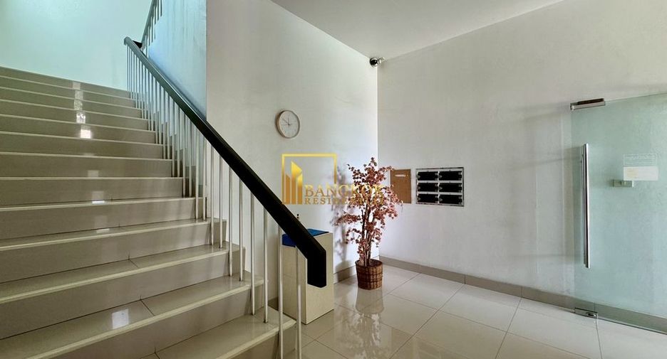 For rent 2 bedrooms apartment in Watthana, Bangkok