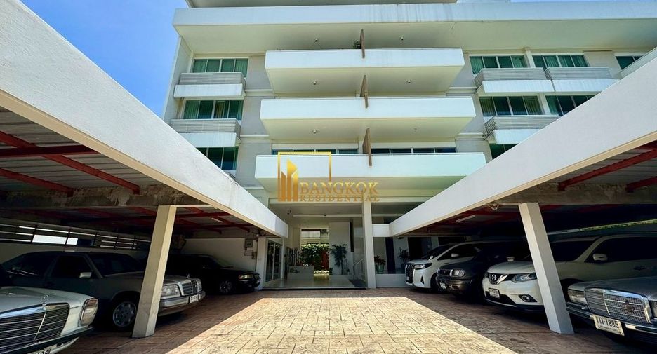 For rent 2 bedrooms apartment in Watthana, Bangkok