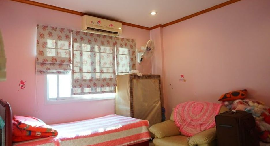 For rent 4 bed house in Bang Bua Thong, Nonthaburi
