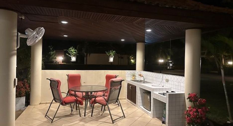 For sale 4 bed villa in Klaeng, Rayong