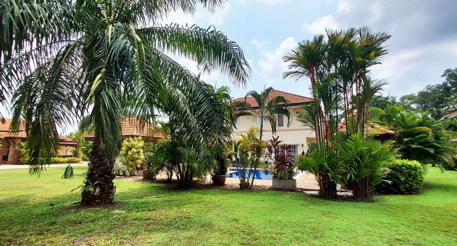 For sale 4 bed villa in Klaeng, Rayong