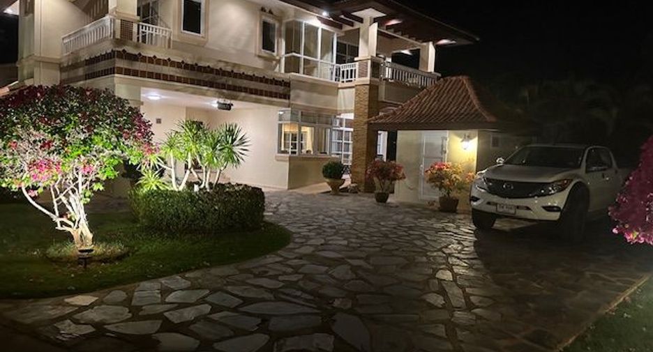 For sale 4 bed villa in Klaeng, Rayong