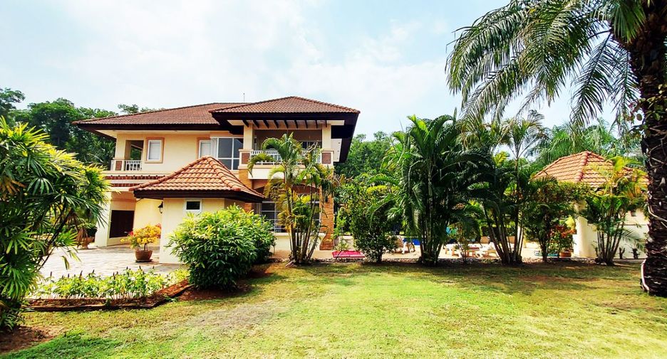 For sale 4 bed villa in Klaeng, Rayong