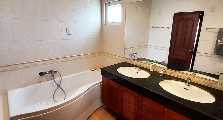 For sale 4 bed villa in Klaeng, Rayong