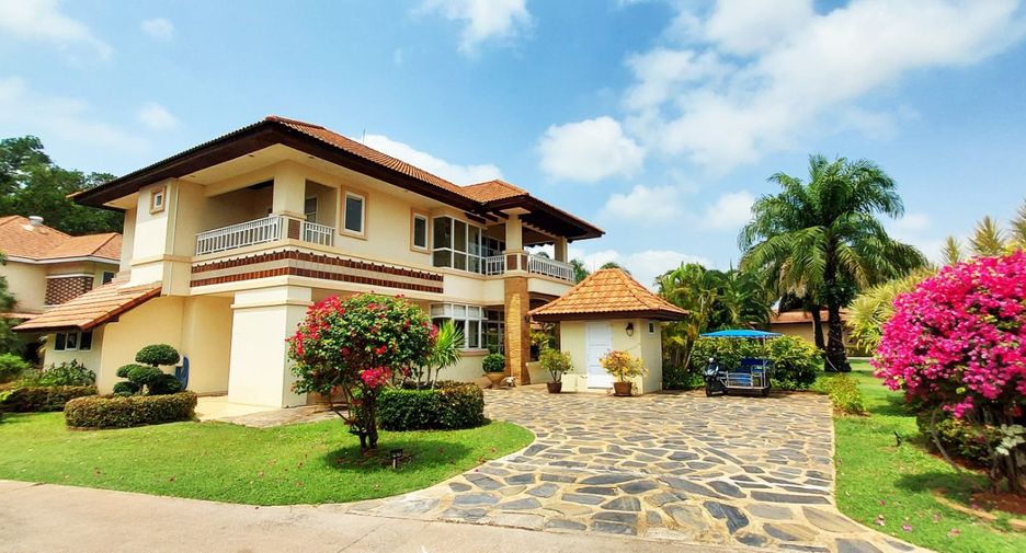 For sale 4 bed villa in Klaeng, Rayong
