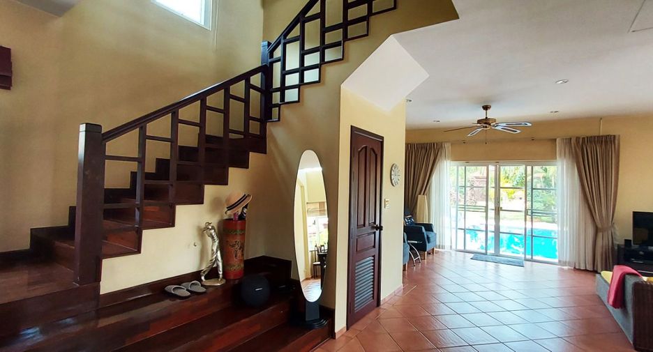 For sale 4 bed villa in Klaeng, Rayong